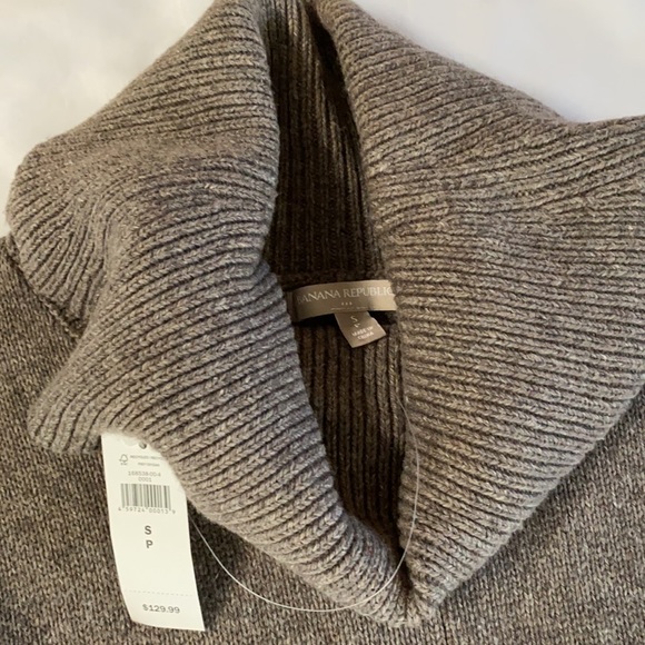 Banana Republic turtleneck cape sweater. Brown with black stripes. Size S. New. - Picture 2 of 6